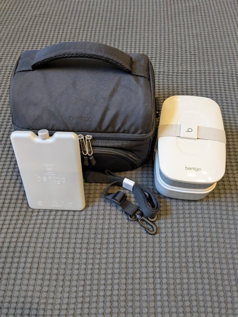 Bentgo Deluxe Lunch Bag with Lunch Box Containers and Ice Pack